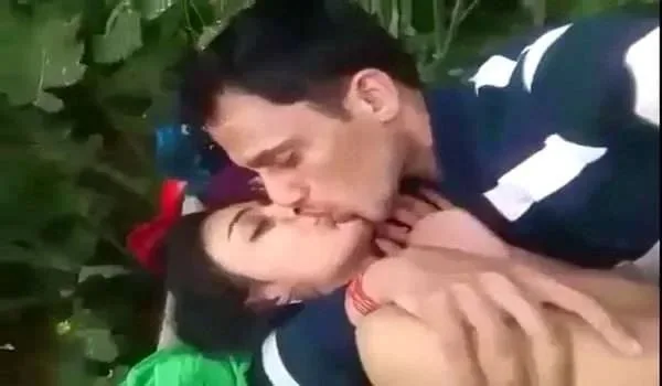 Nature k saath ki garma garam chudai