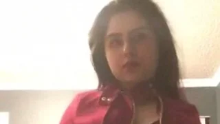 NRI Punjabi Hottie Ne Kapde Utar Kar Solo Video Banaya